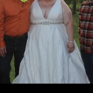 Elegant White Wedding Dress